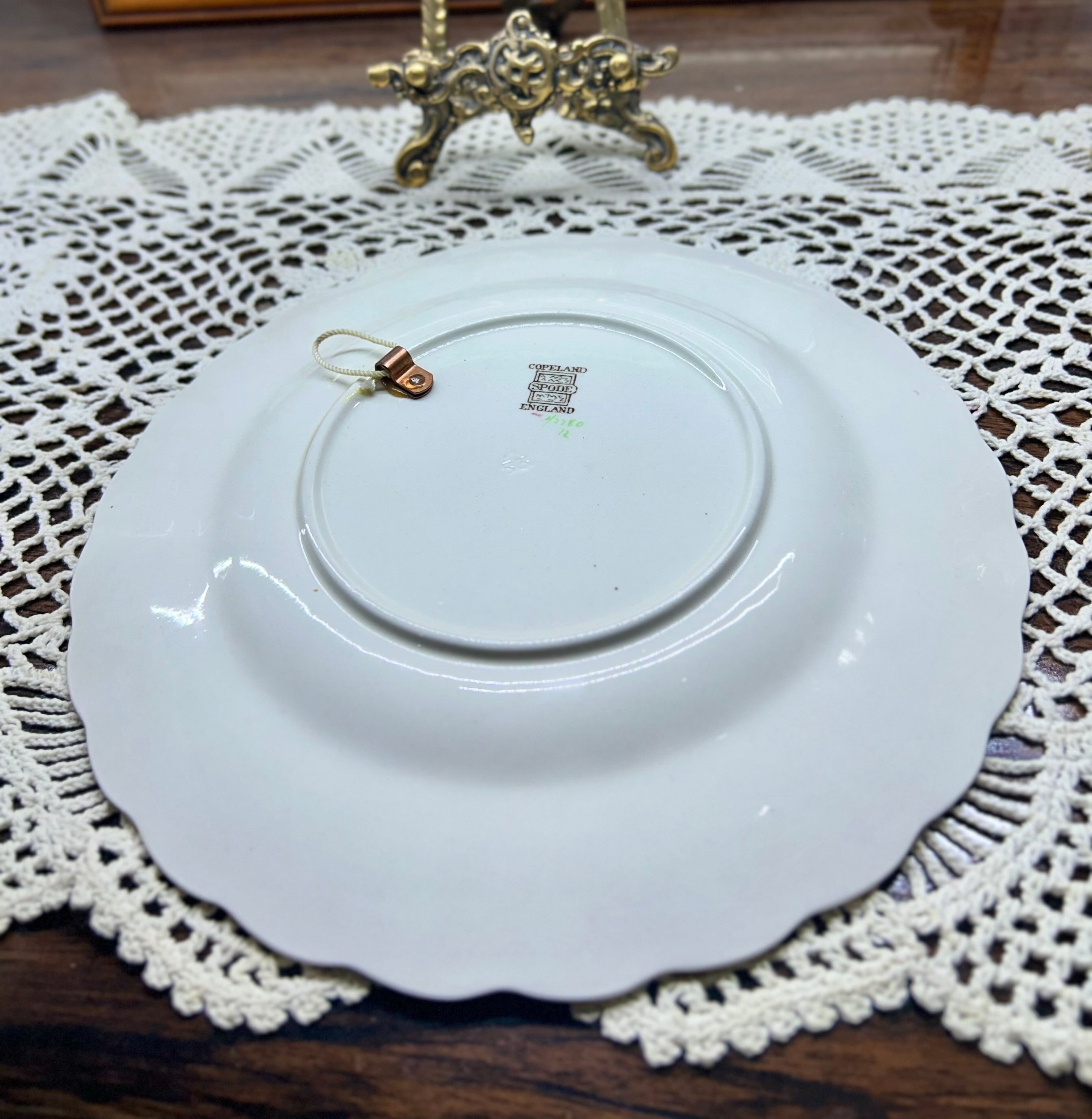 Vintage Copeland Spode "Alden" plate with wall hanger — featuring embossed daisies