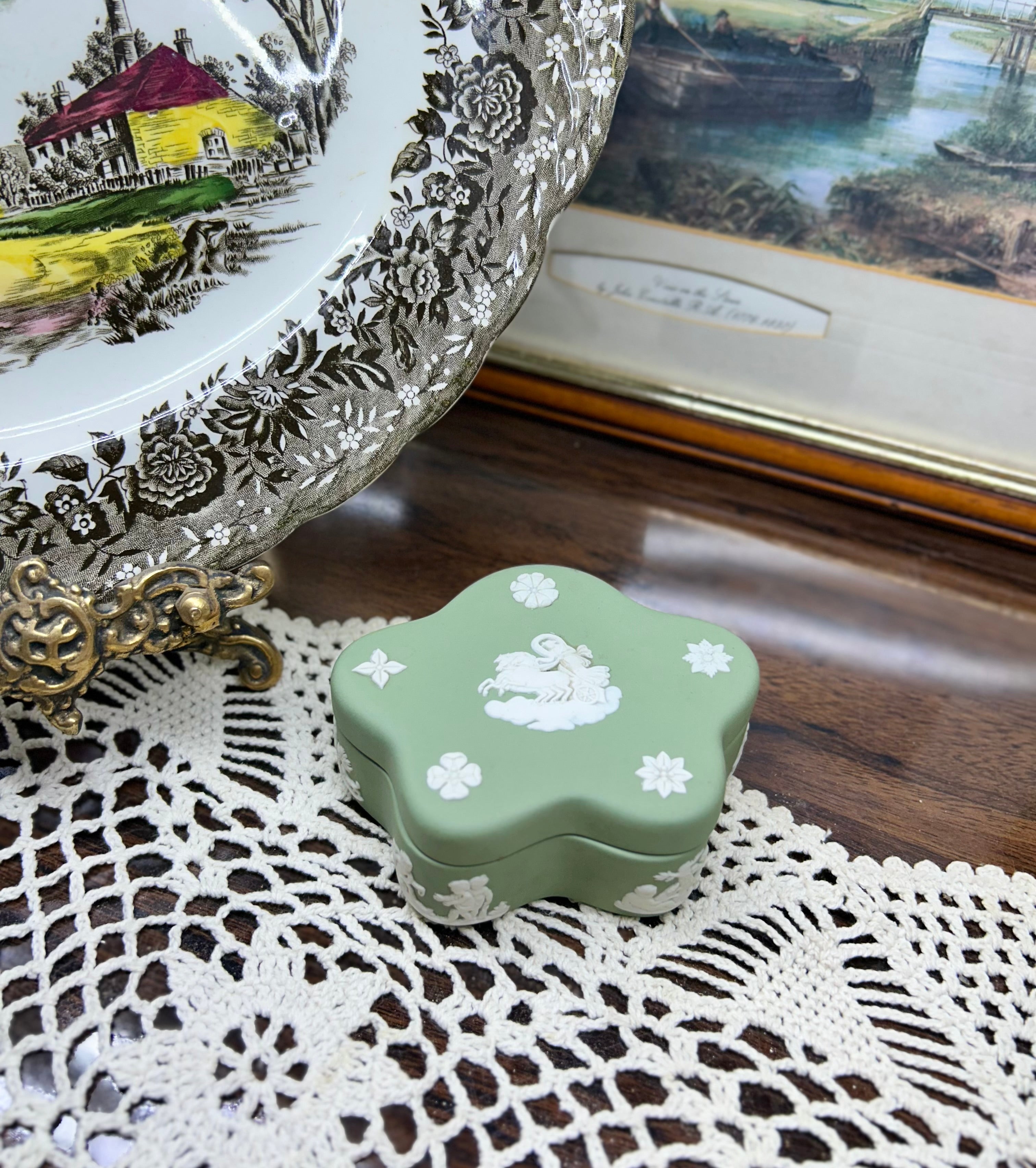 Vintage Wedgwood Sage Green Scalloped Jasperware trinket Box — Made in England 1967
