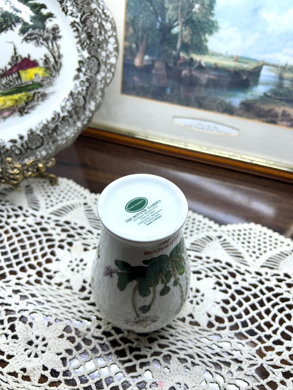 Portmeirion Botanic Garden vase featuring the Bellis Perennis (daisy) motif — England 1972