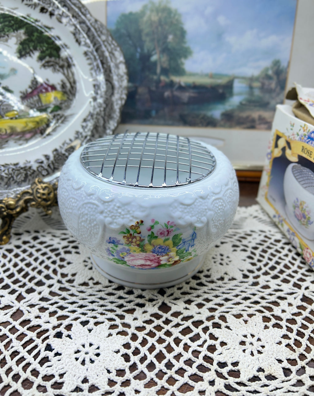 Vintage floral porcelain ROSE BOWL with etched floral motifs