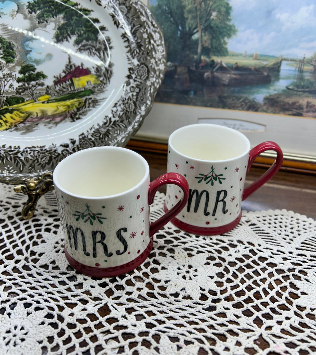 Set of Mr. and Mrs. campfire mugs — Large glazed mugs