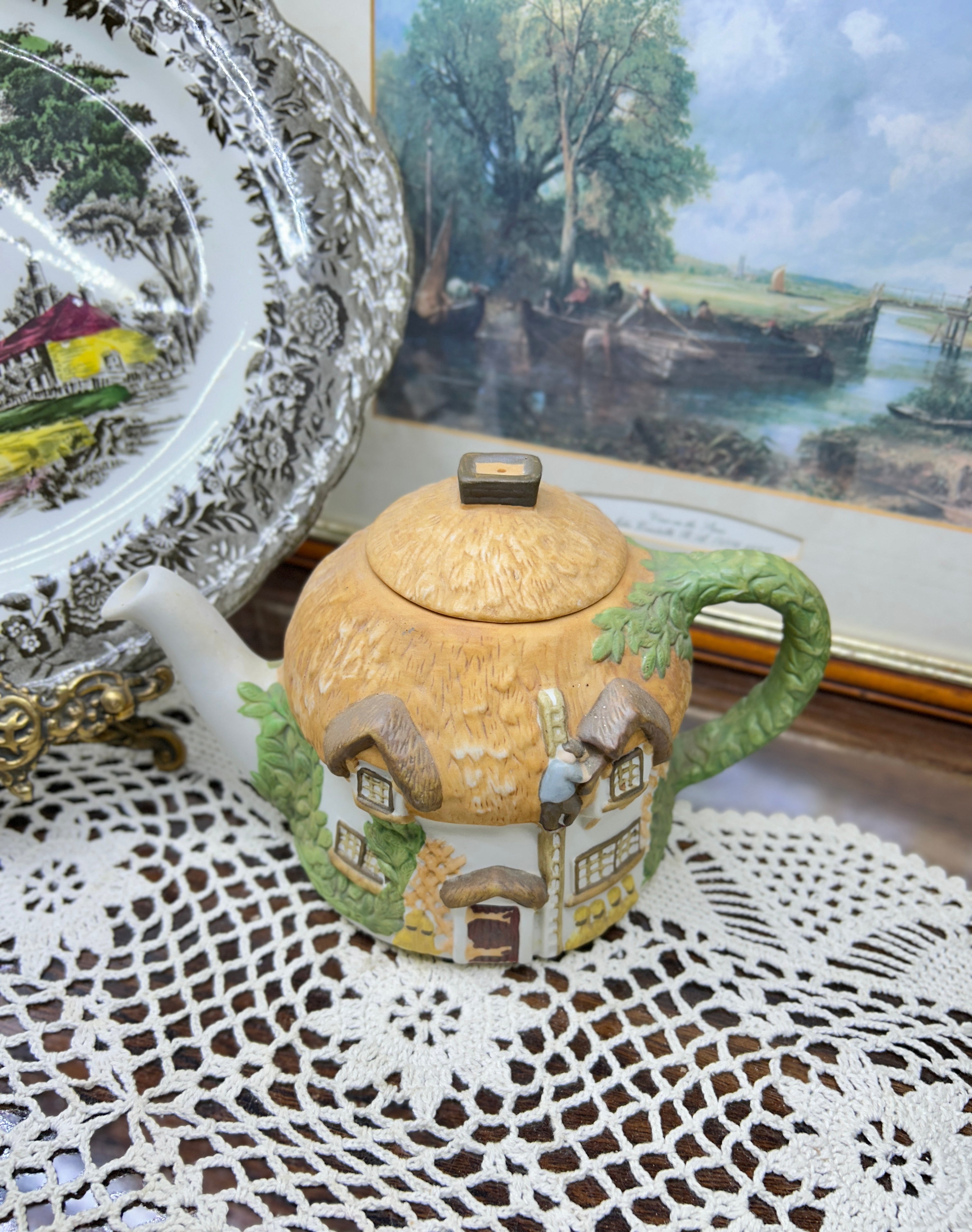 Staffordshire Tableware "Christopher Wren" Cottages novelty teapot — England