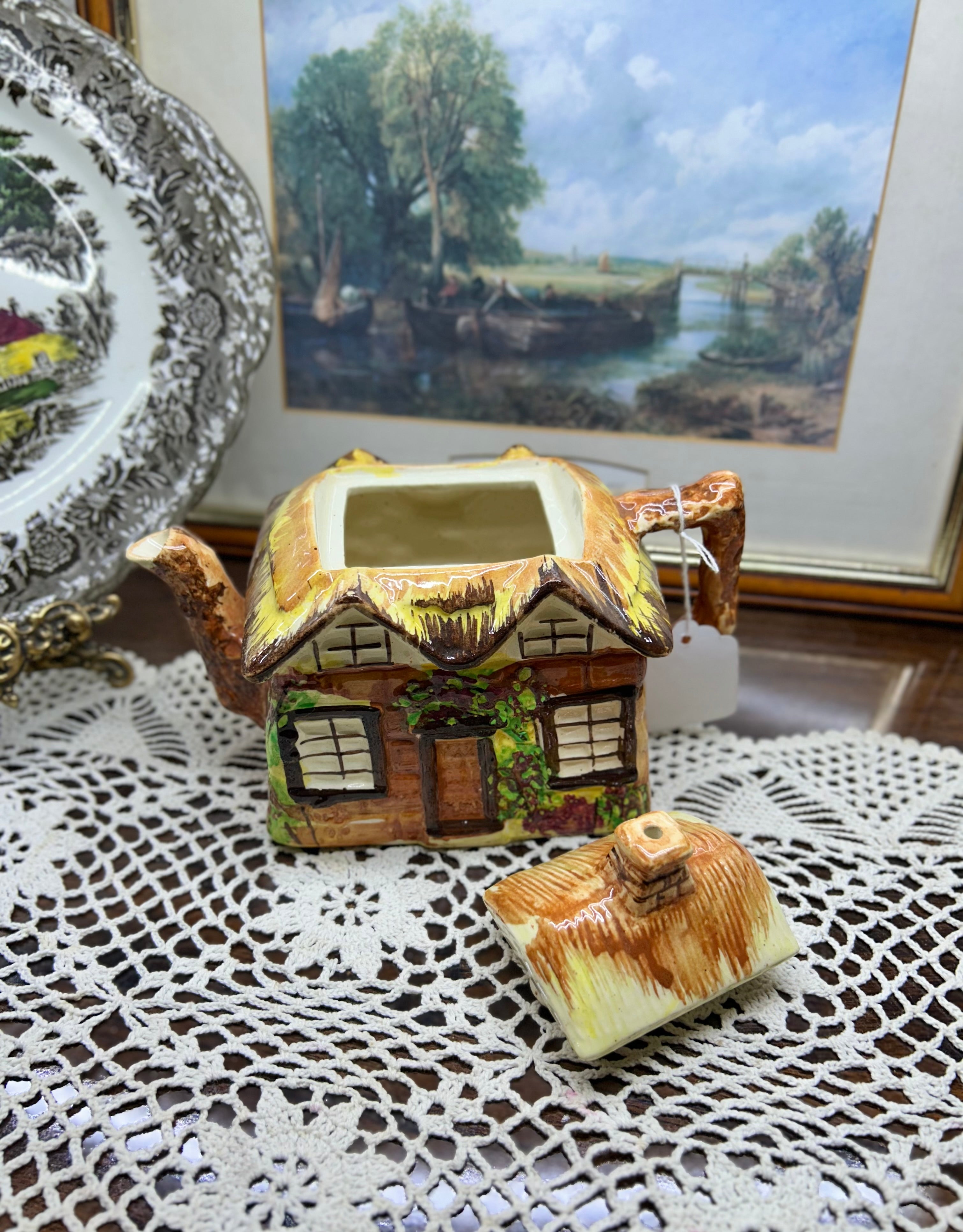 Vintage Price Kensington "Ye Olde Cottage" teapot