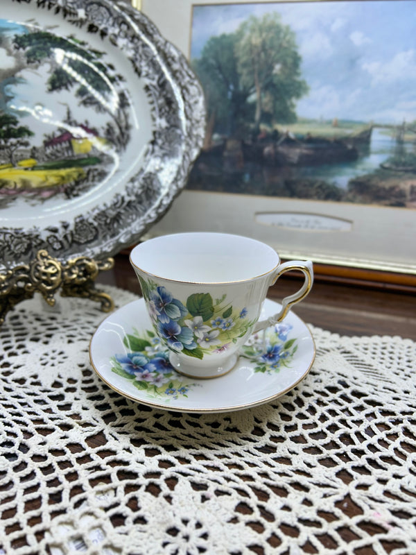 Vintage QUEEN ANNE “Blue pansies” teacup & saucer — England