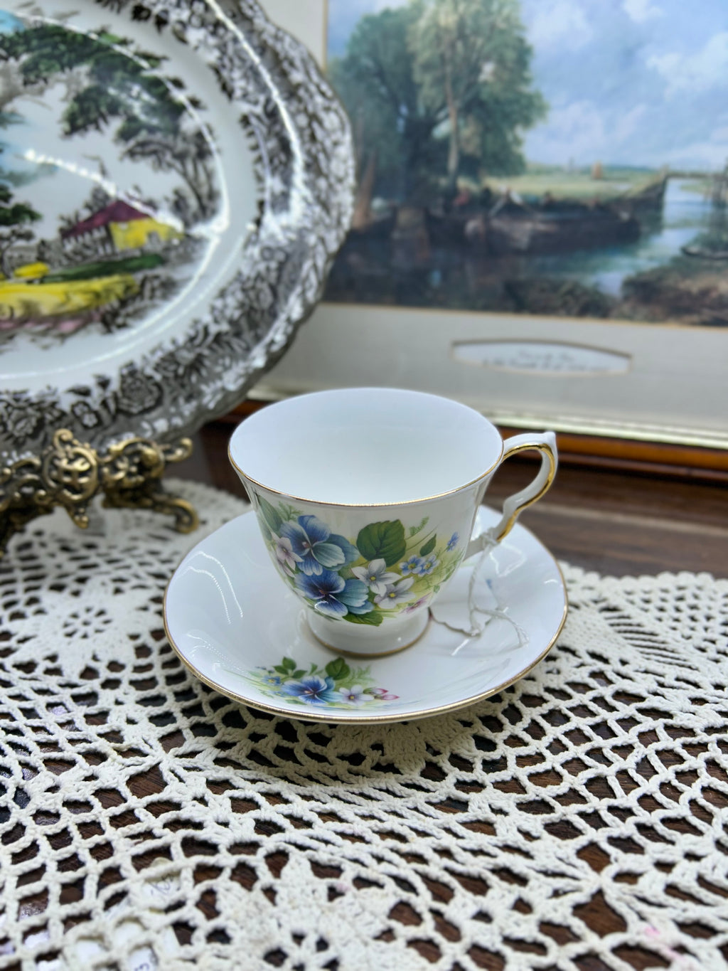 Vintage QUEEN ANNE “Blue pansies” teacup & saucer — England