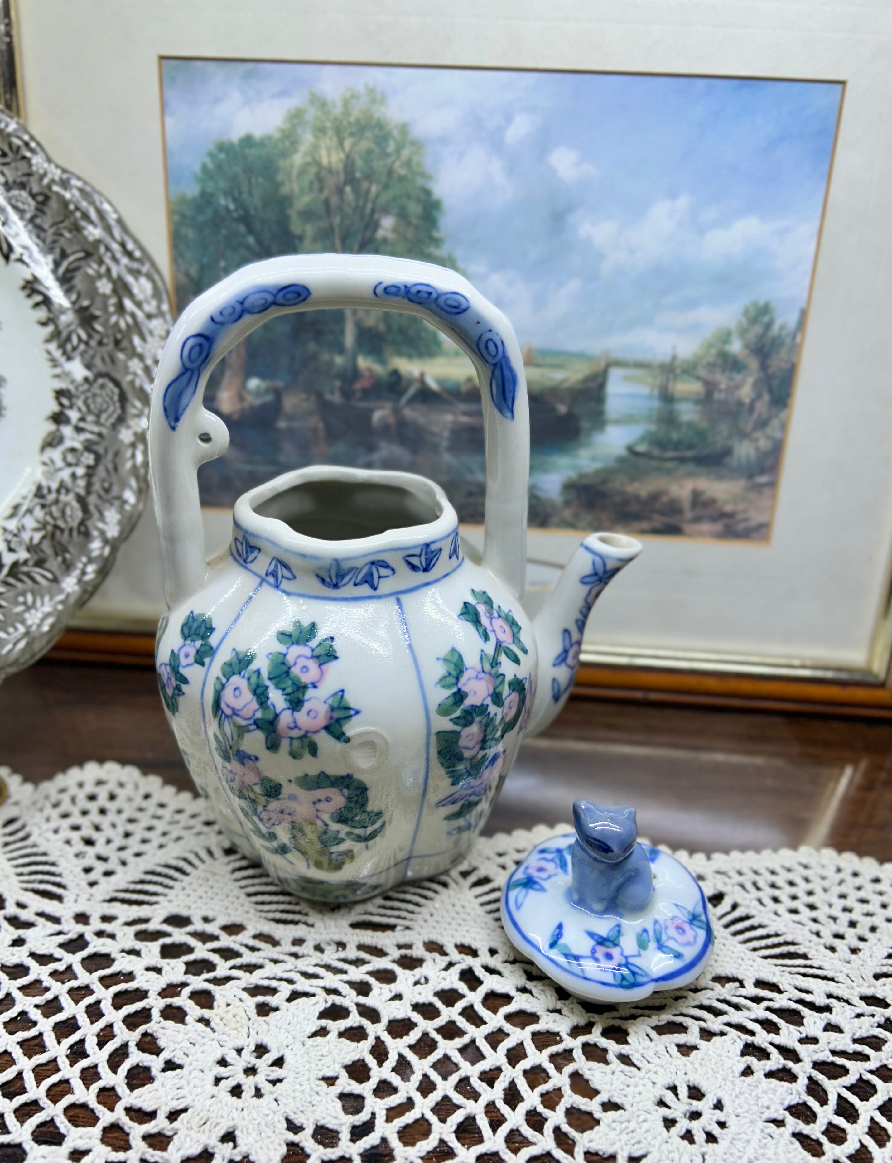 Vintage hand-painted Chinese porcelain tea pot