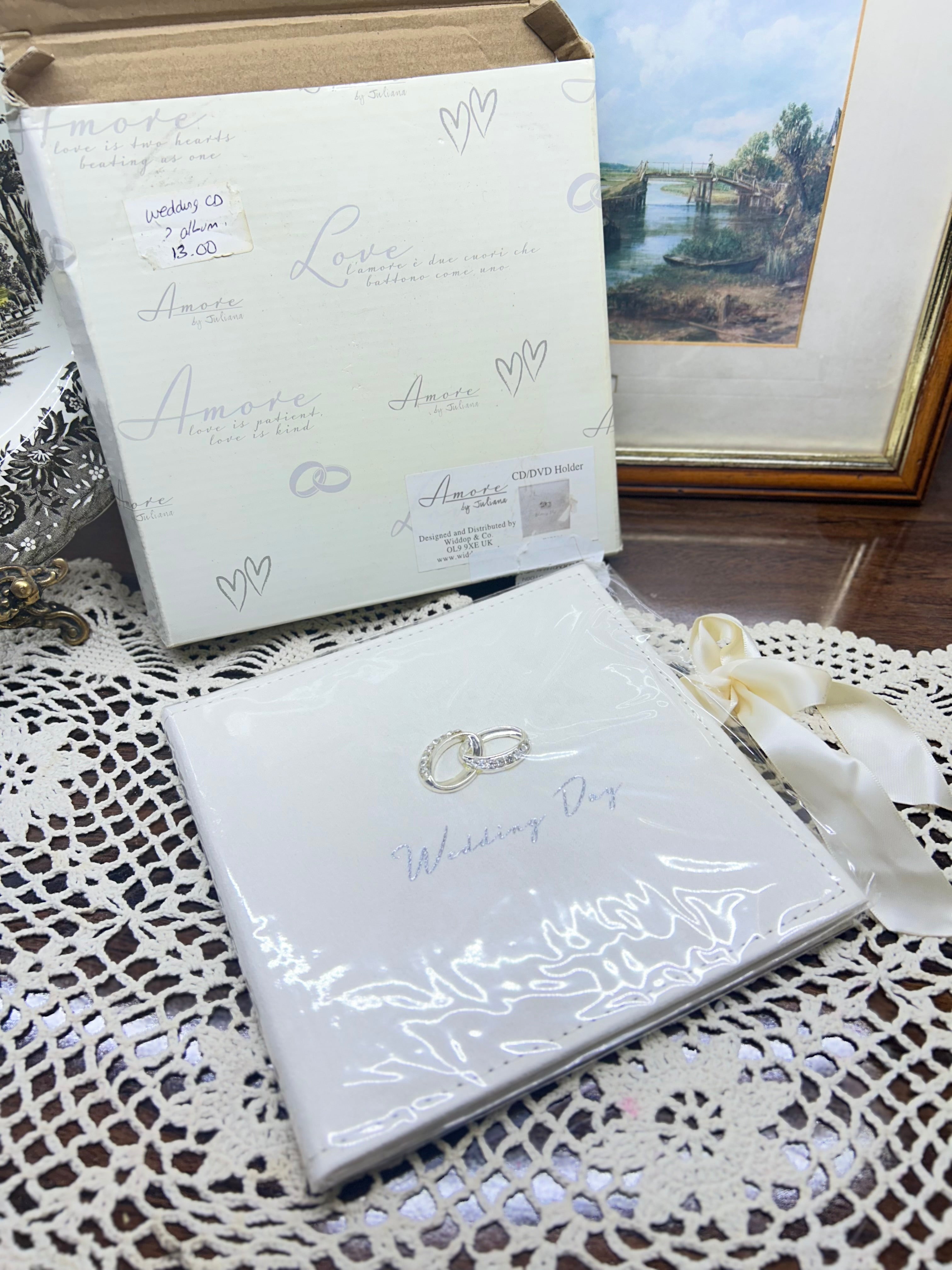 Amore by Juliana Wedding Photo Album and CD/DVD holder set — packed