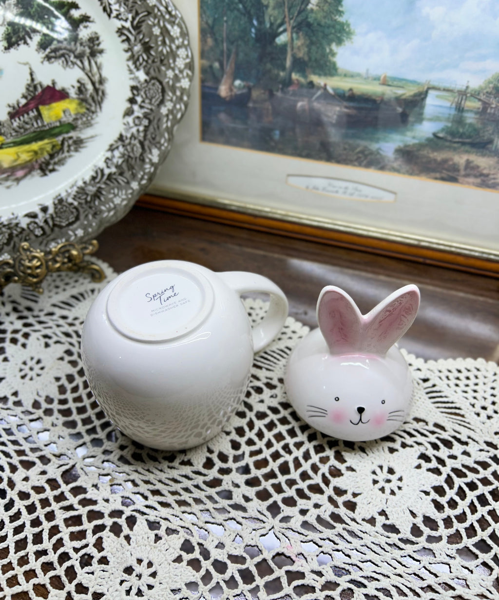 Adorable bunny-themed ceramic mug featuring a lid — airtight