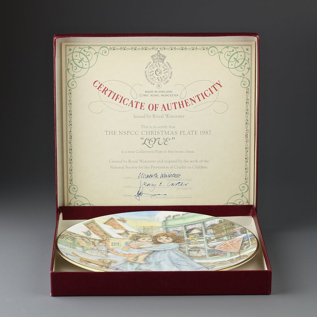 Vintage Royal Worcester LOVE Christmas Plate 1987 with Original Box